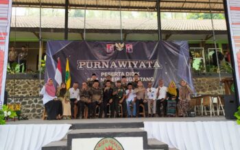 Danramil Lettu Arh Roni Hareis hadiri acara Purnawiyata peserta didik SMAN 1 Ngantang