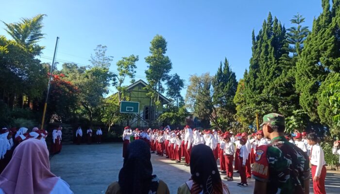 Babinsa masuk sekolah