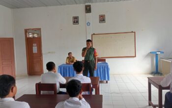 Membentuk Karakter Bangsa,  Babinsa 0818/11 Memberikan Wasbang Pelajar SMP Donomulyo