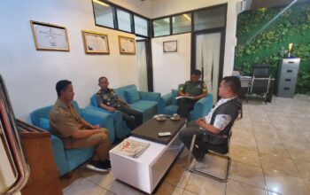 Perkuat Sinergitas di Wilayah Binaan, Danramil Kapten Arh Jumawi Lakukan Komsos