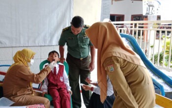 Bakti TNI: Peltu Mukhlisin dampingi kegiatan posyandu