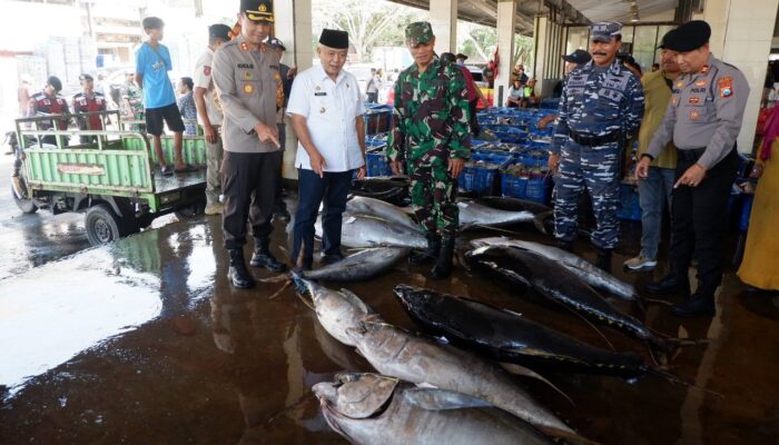 Forkopimda Malang kunjungi pasar ikan di sendangbiru