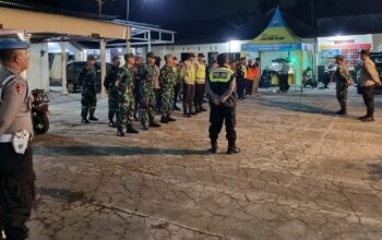 Personel Koramil dan Polsek Sumberpucung melaksanakan apel kesiapan pengamanan malam takbir Idul Adha.