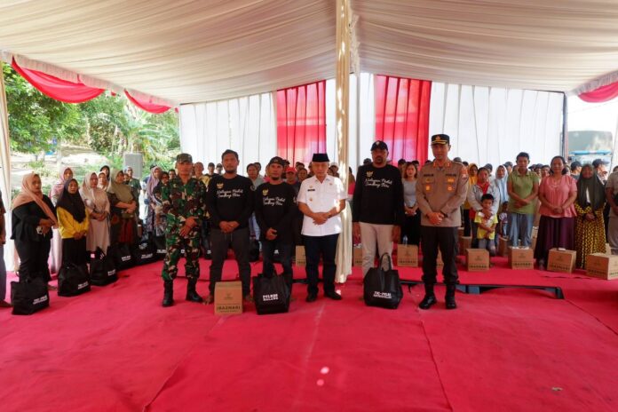 TNI-Polri dan Forkopimda bersinergi di Baksos Sendangbiru