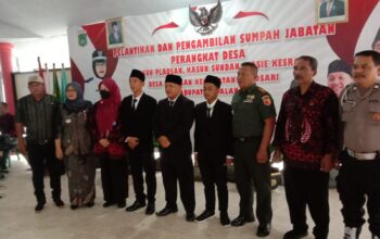 Danramil Koramil 0818/32 Wonosari Lettu Arh Feri Hariyanto menghadiri pelantikan perangkat Desa Plaosan.