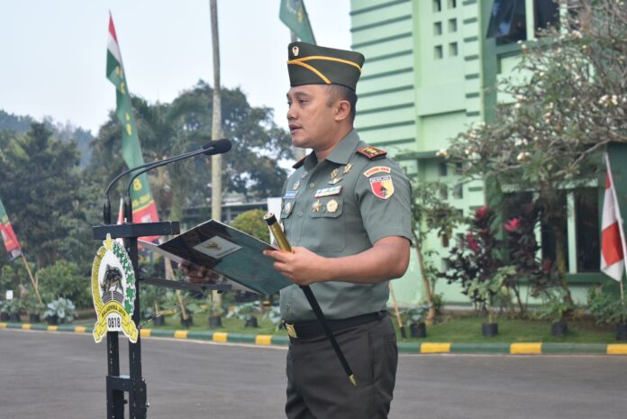 uoacara bendera hari senin