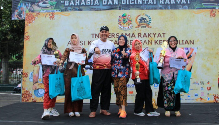 Festival Malang Rasa Klasik foto bersama dengan para juara