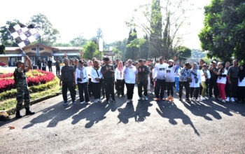 olahraga bersama di kebun teh wonosari