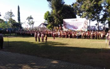 Upacara HUT Pramuka Ke-63 di SDN Tulungrejo 04
