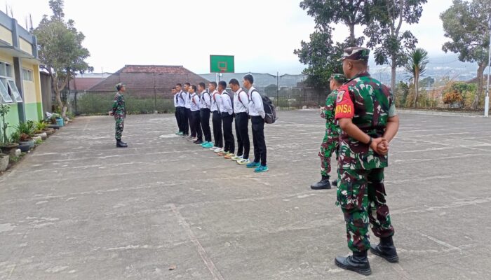 Uji praktek keahlian pertanian TNI AD di SMKN 02 Batu