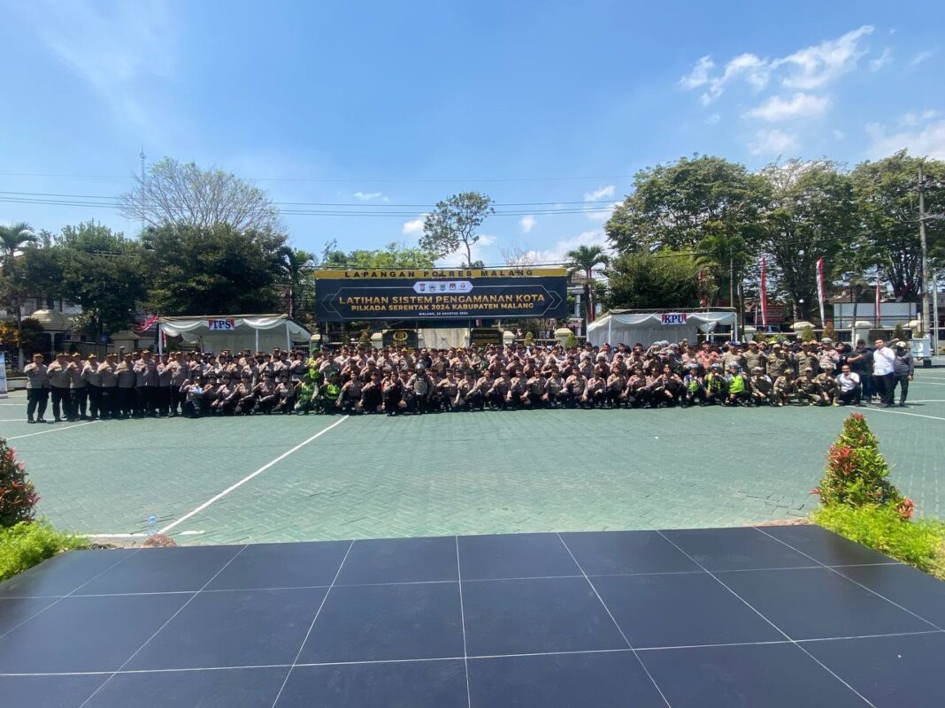 Latihan Sispam Kota dalam rangka Pilkada Serentak 2024