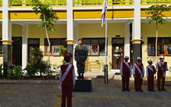 Upacara bendera hari senin