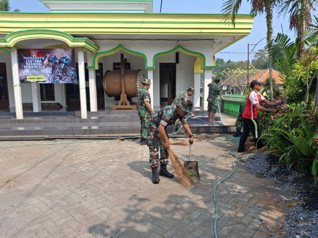 Karya Bakti Koramil Poncokusuno