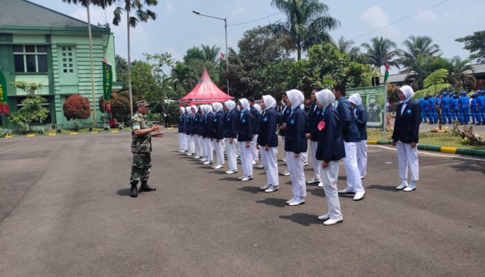 "Koramil 33 Bumiaji mendampingi tim SMPN 6 Batu dan SMK Wiyata Husada dalam lomba PBB Piala Panglima TNI 2024."