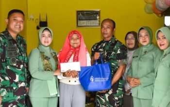 Bakasi kepada keluarga anggota Kodim 0818