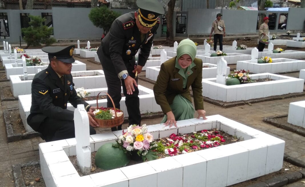 Ziarah TMp Soeropati Batu dalam rangka Hari Pahlawan