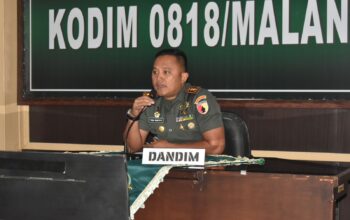 Jam Komandan Kodim 0818