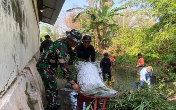 karya bakti pembersihan sungai