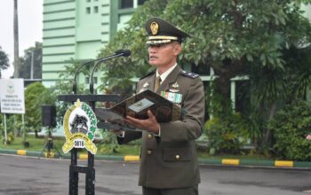 Upacara Hari Pahlawan di Makodim 0818