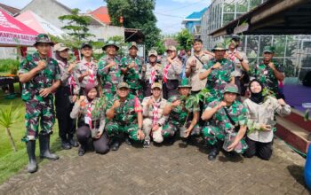 Penanaman Bibit Pohon Keras di Singosari: Kolaborasi Danramil, Muspika, dan Warga untuk Lingkungan Lestari