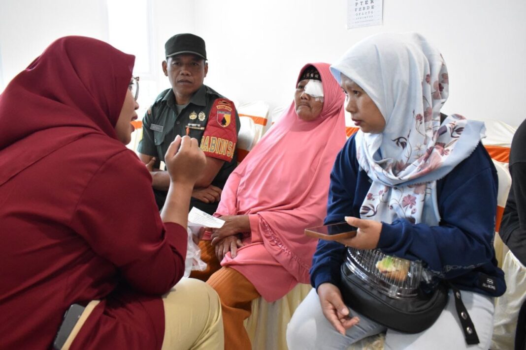 katarak gratis Bakti Sosial Kodim 0818